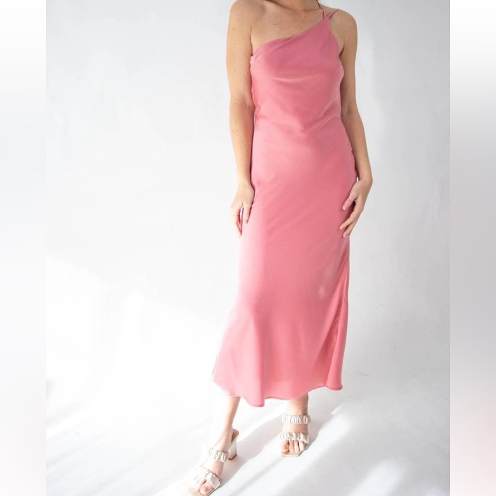 One shoulder midi dress in rose